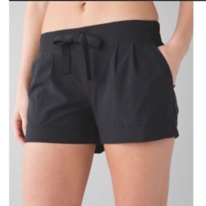 Lululemon Cuffed Shorts size 4